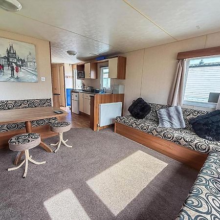 8 Berth Caravan With Decking At Sunnydale In Lincolnshire Ref 35087S Louth  Kültér fotó