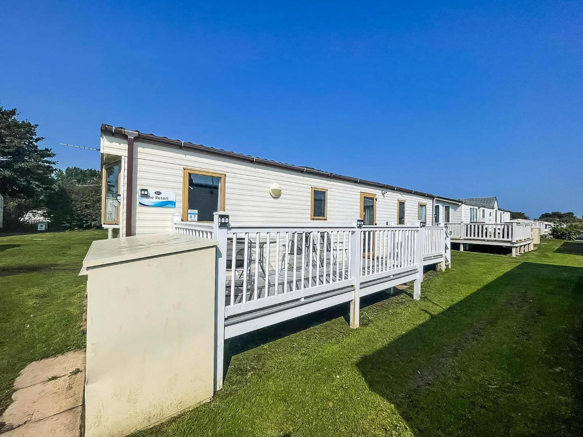 8 Berth Caravan With Decking At Sunnydale In Lincolnshire Ref 35087S Louth  Kültér fotó
