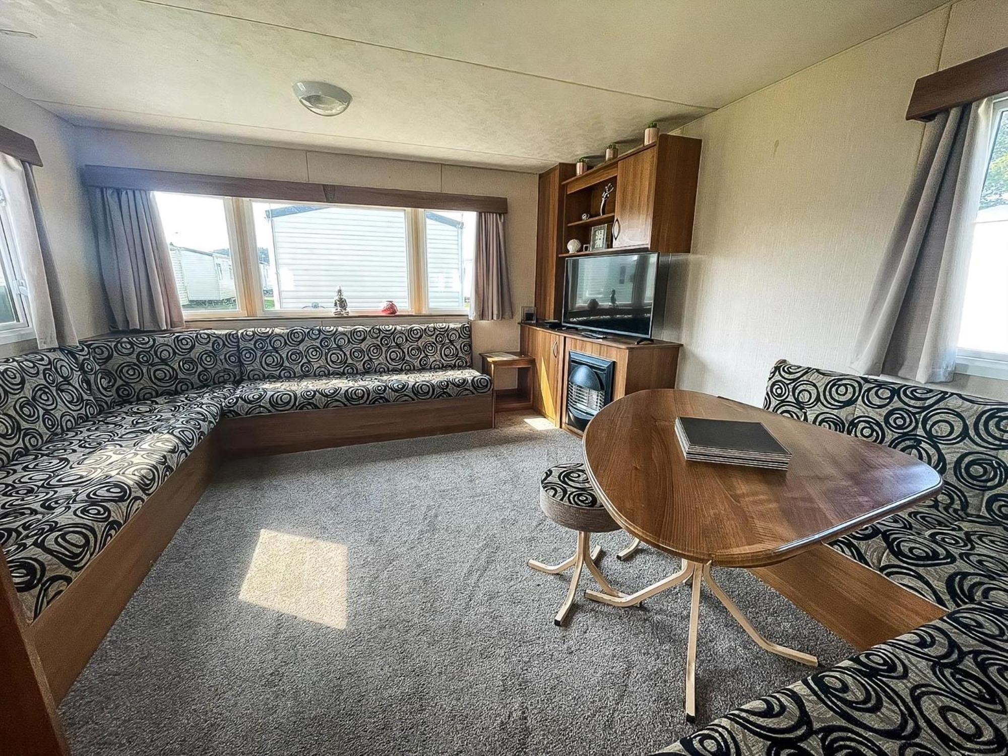 8 Berth Caravan With Decking At Sunnydale In Lincolnshire Ref 35087S Louth  Kültér fotó