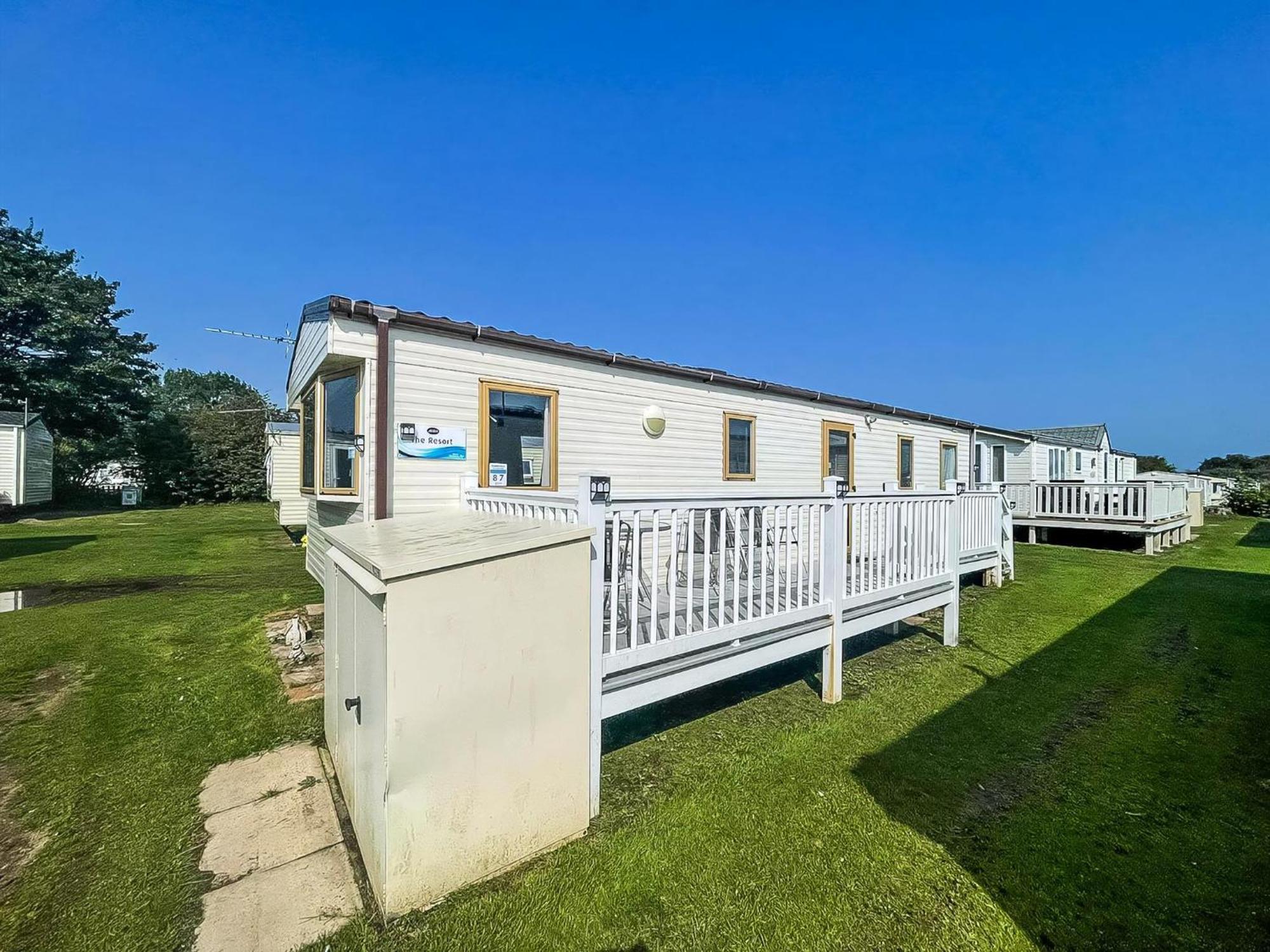 8 Berth Caravan With Decking At Sunnydale In Lincolnshire Ref 35087S Louth  Kültér fotó