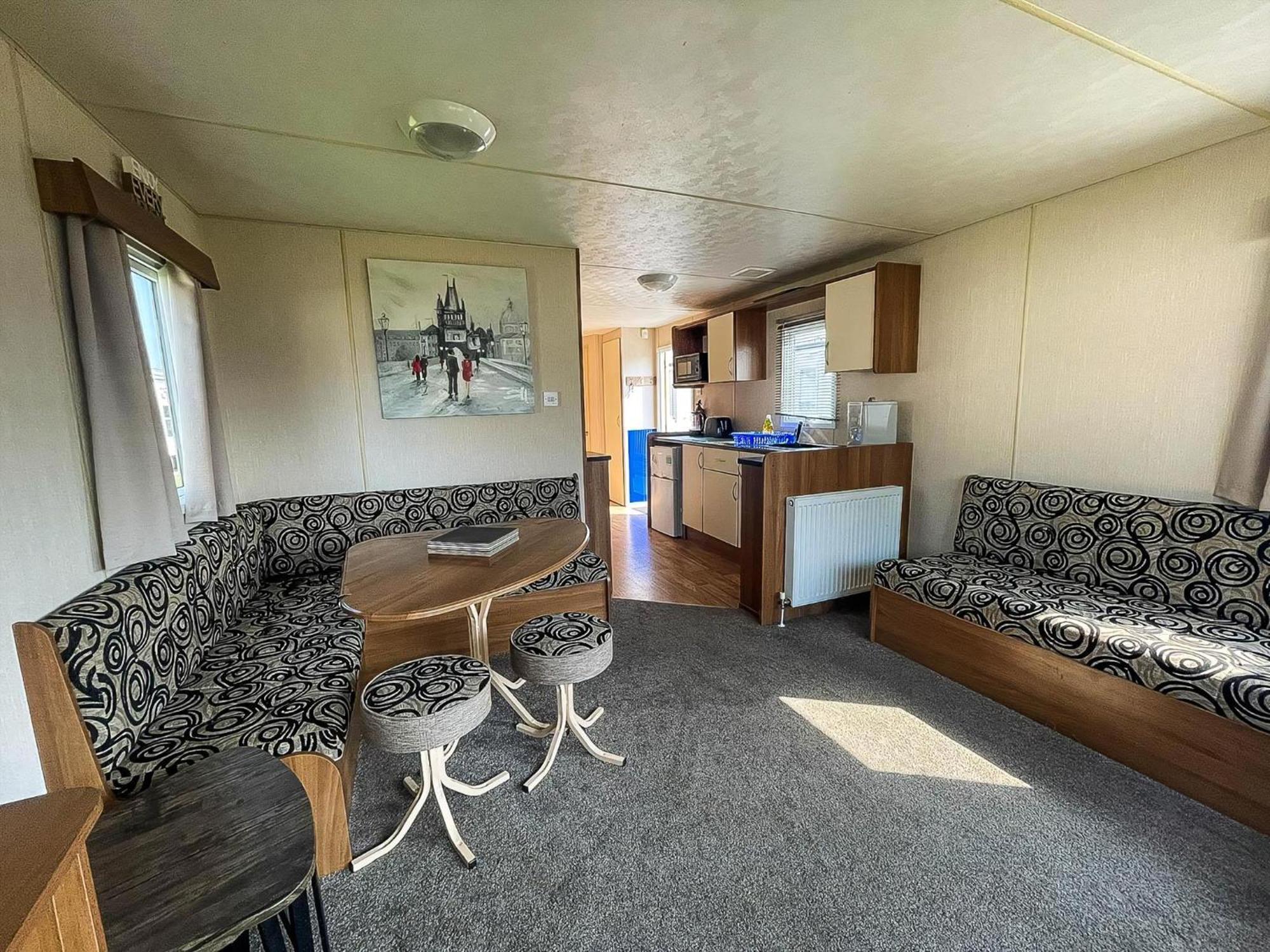 8 Berth Caravan With Decking At Sunnydale In Lincolnshire Ref 35087S Louth  Kültér fotó