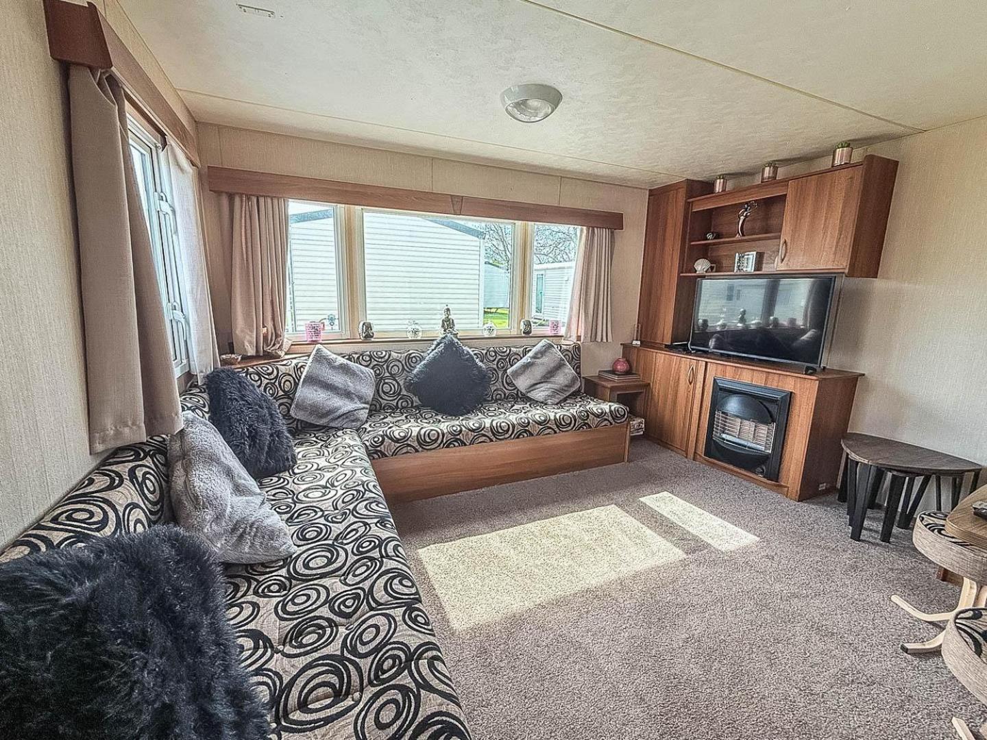 8 Berth Caravan With Decking At Sunnydale In Lincolnshire Ref 35087S Louth  Kültér fotó