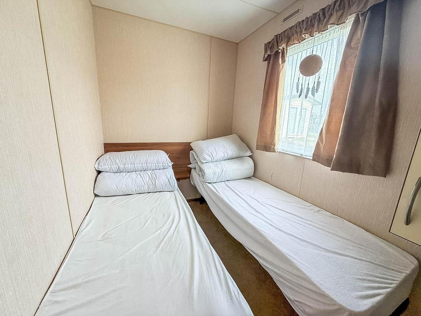 8 Berth Caravan With Decking At Sunnydale In Lincolnshire Ref 35087S Louth  Kültér fotó