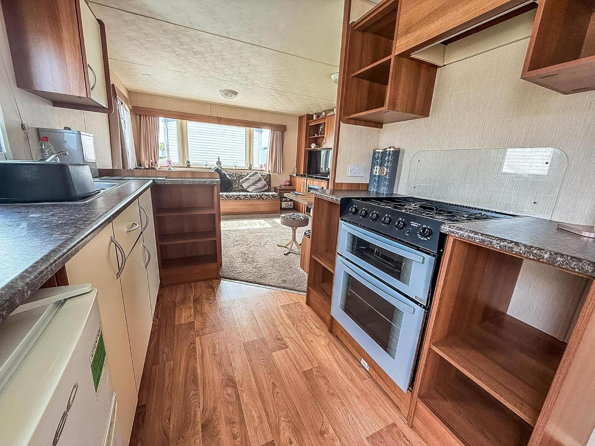 8 Berth Caravan With Decking At Sunnydale In Lincolnshire Ref 35087S Louth  Kültér fotó