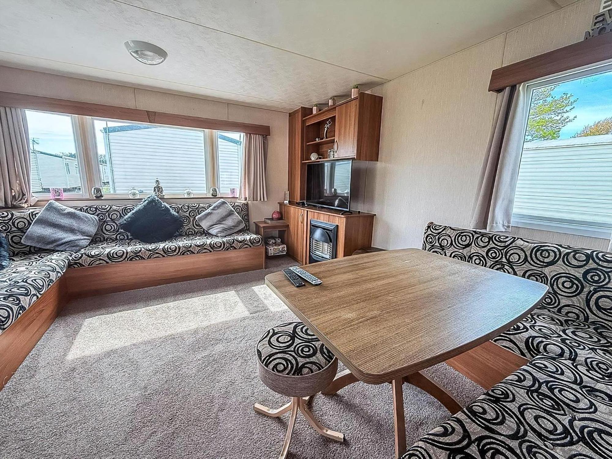8 Berth Caravan With Decking At Sunnydale In Lincolnshire Ref 35087S Louth  Kültér fotó